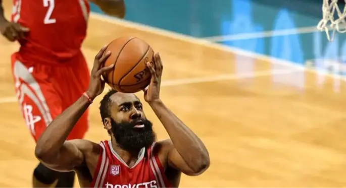 NBA'de Rockets, James Harden'ın 3 çeyrekte 60 sayı attığı maçta Hawks'ı yendi