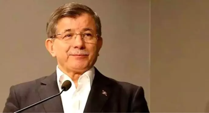 Davutoğlu partisinin kuruluşunu öne çekti, partinin ismi anketten çıkacak