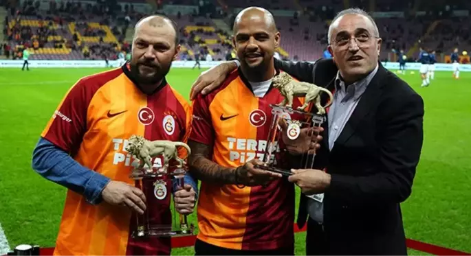 Galatasaray'dan Felipe Melo ve Tomas Ujfalusi'ye plaket