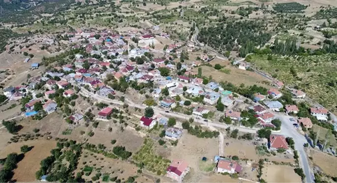 250 haneli mahalleden 500'ü aşkın öğretmen çıktı