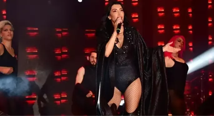 Şarkıcı Hande Yener, kendisine abla diye seslenen hayranına tepki gösterdi