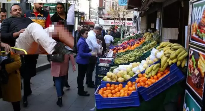 Market çalışanı, parasını vermeden meyve yiyen turisti bıçakladı