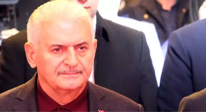 Binali Yıldırım: Biz yoldan çıkmadık, bazıları menfaatinin bittiği durakta inmiştir