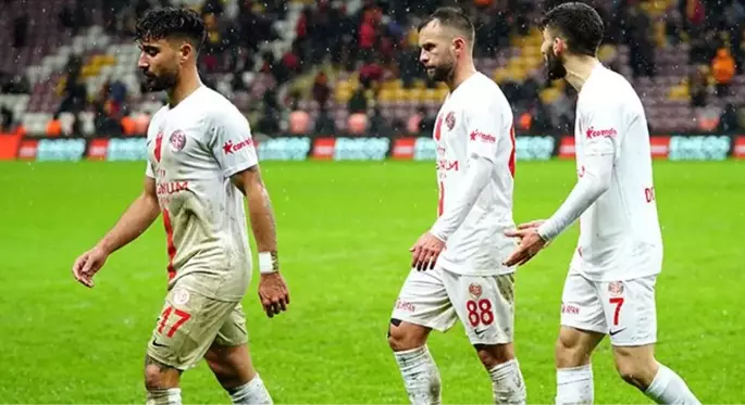 Galatasaray taraftarının protesto ettiği Tarık Çamdal'dan tepkilere yanıt