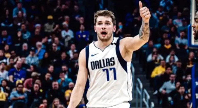 Mavericksli Luka Doncic, yaptığı triple double ile NBA tarihine geçti