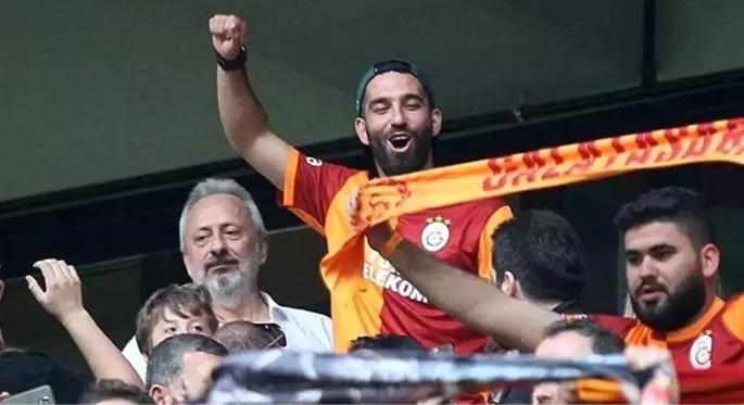 Arda Turan sessizliğini bozdu: Ben Galatasaray'ın evladıyım, para önemli değil