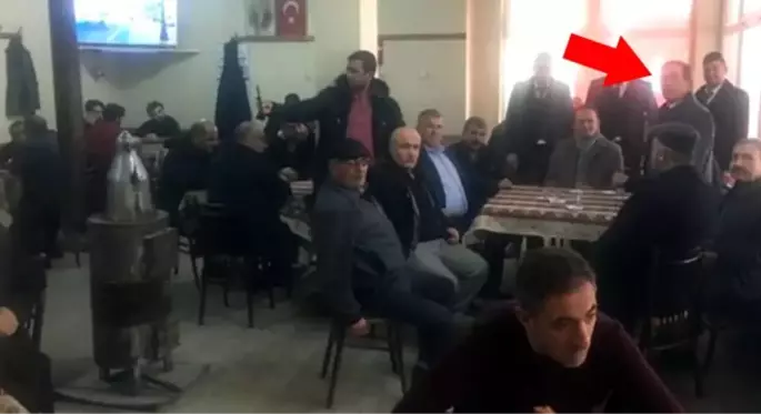 Abdüllatif Şener'in fotoğrafı sosyal medyada günün konusu oldu