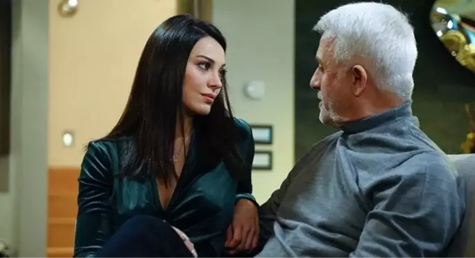 Yasak Elma'nın Leyla'sı Tuvana Türkay, diziden ayrılıyor