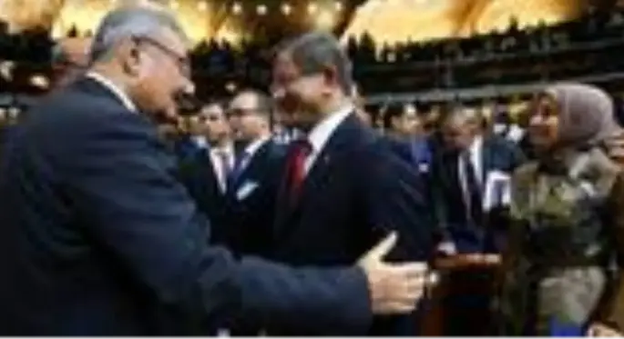 Ahmet Davutoğlu, Deniz Baykal ile bir araya geliyor