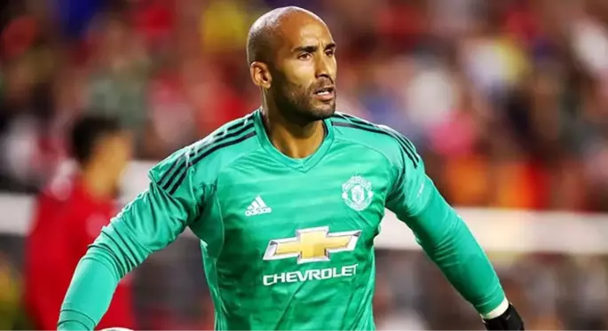 Manchester United, Lee Grant'in sözleşmesini uzattı