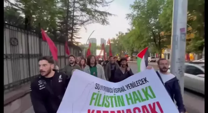 SOL Parti İsrail'in Filistin'e saldırılarını protesto etti