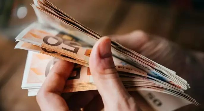 DÖVİZ KURLARI SON DAKİKA (29 Nisan 2025): Bugün dolar ne kadar, euro kaç TL? Merkez Bankası CANLI döviz fiyatları