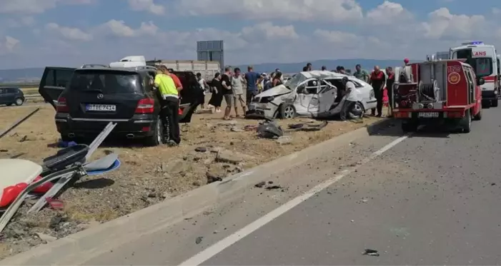 Son dakika haber... Çanakkale'de 2 otomobilin çarpıştığı kazada 2 kişi öldü, 5 kişi yaralandı