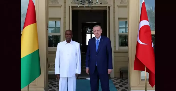 CUMHURBAŞKANI ERDOĞAN, GİNE CUMHURBAŞKANI İLE GÖRÜŞTÜ