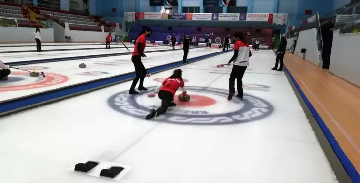 Curling milli takımlarının Erzurum kampı sürüyor