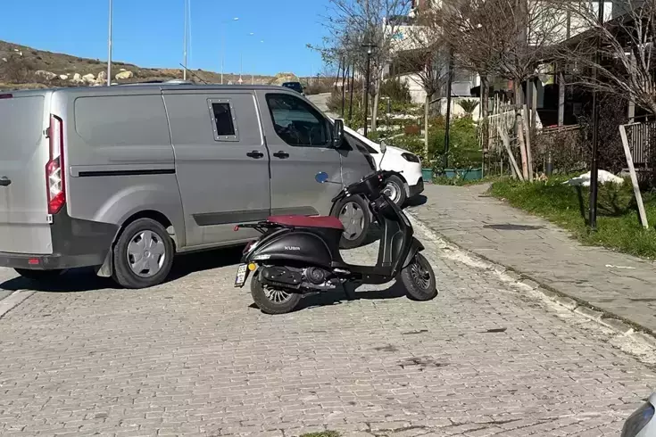 İzmir'de güvenlikleri darp edip banka aracını soydular