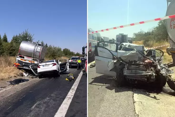 Kamyonla çarpışan otomobil kağıt gibi ezildi: 4 kişi hayatını kaybetti