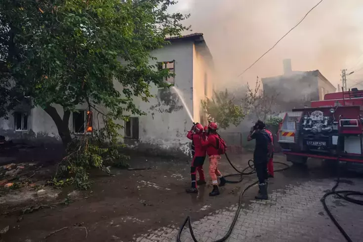 Çanakkale'de tahliye edilen köy alevlere teslim oldu