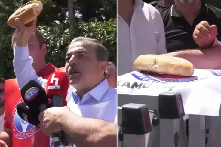 Memurlar sokağa indi! Çalışma Bakanlığı'nın önüne ekmek bıraktılar