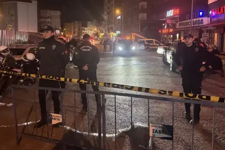 Gebze'de çöken binanın çevresindeki 16 bina boşaltıldı! Kolonlar çatladı