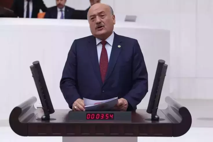 Bunu da gördük! Meclis kürsüsünden otel reklamı yapan milletvekili