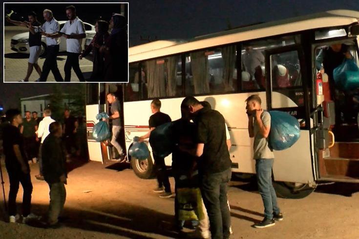 Halay çekip kutlama yaptılar