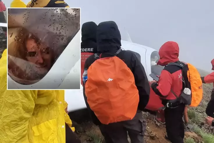 Kaçkar Dağları'nda düşen uçaktaki yolcu, pilotu uyarmış: Alçaktan uçuyoruz. 

ترجم إلى العربية:

في الطائرة التي سقطت في جبال كاشكار، حذر الراكب الطيار: نحن نطير على ارتفاع منخفض.
