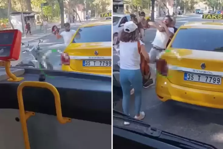 Kaskla defalarca saldıran motosikletli, taksici araçtan inince zor kurtuldu