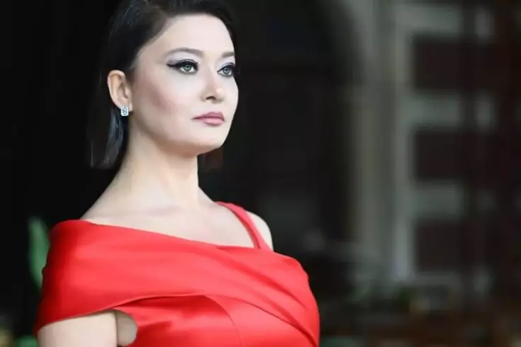 Gençlik pozu olay oldu! Nurgül Yeşilçay'ı Afra Saraçoğlu'na benzettiler