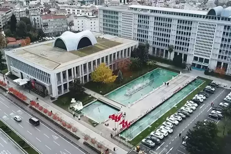 İBB'ye yönelik son operasyonda gözaltına alınan 10 kişiden 8'i tutuklandı