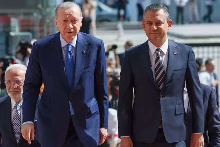 Cumhurbaşkanı Erdoğan'dan CHP lideri Özel'e: Ümmetin birliğini savunmak ne zamandan beri suç oldu?