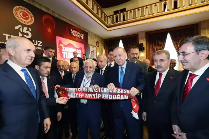 Erdoğan, Bahçeli ve Destici Meclis'te bir arada