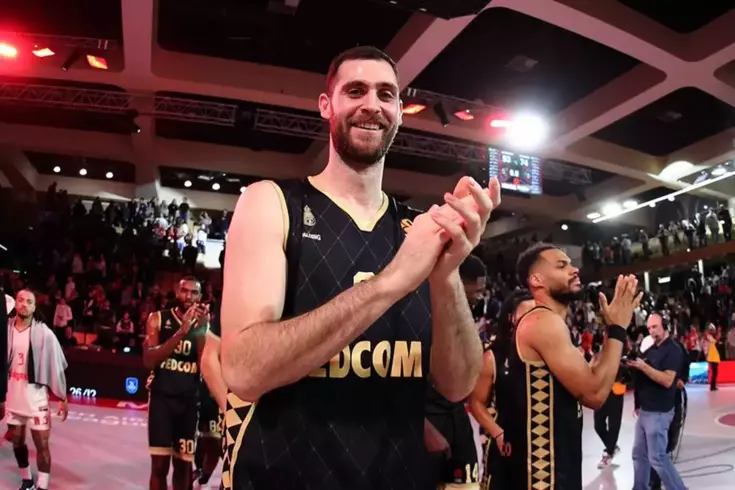 Anadolu Efes, Fenerbahçe Beko'nun eski yıldızını kadrosuna kattı