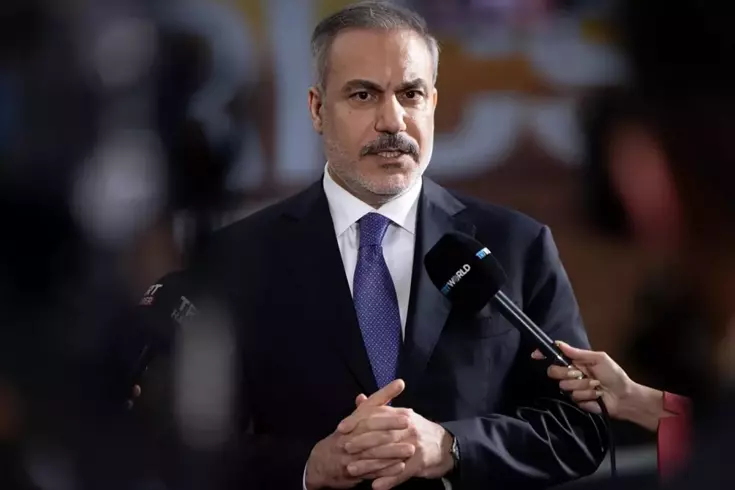 İsrail Suriye'yi vurdu, Bakan Fidan YPG'yi uyardı: Aldığımız duyumlar var, krizi fırsata çevirmeyin