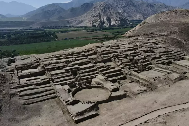 Peru'da 3 bin 800 yıllık antik kent gün yüzüne çıkarıldı
