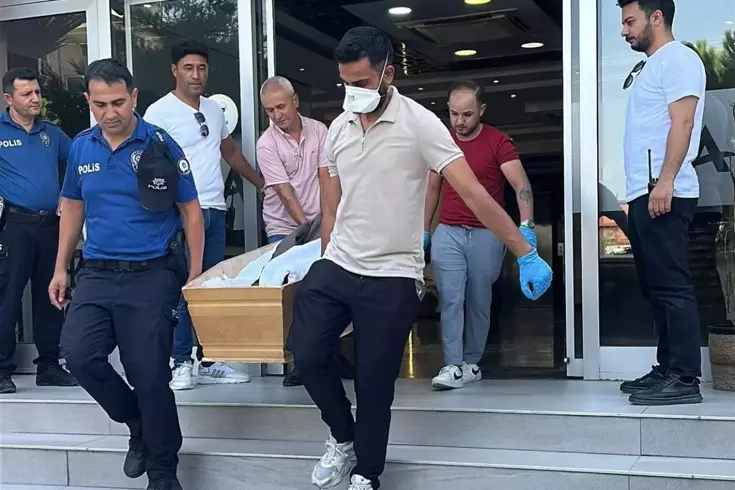Denizli'de polis memuru kaldığı apartta ölü bulundu