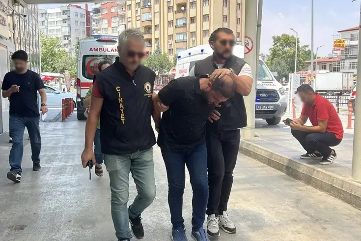 Balkondan av tüfeğiyle ateş açtı, belediye işçisini engelli bıraktı