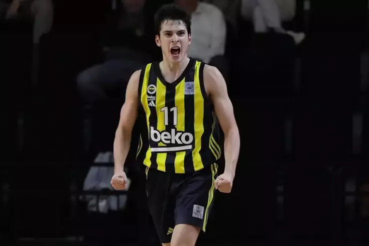 ''Bu bir veda değil, yeni bir başlangıç'' diyerek Fenerbahçe'den ayrıldığını duyurdu