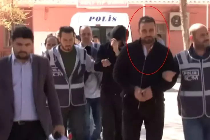 Sahte diplomacının kirli geçmişi! Polisler götürürken böyle seslenmiş