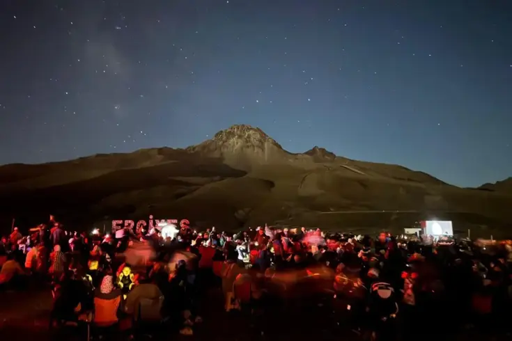 Gökyüzü tutkunları, meteor yağmurunu Kayseri'nin zirvesinde izledi