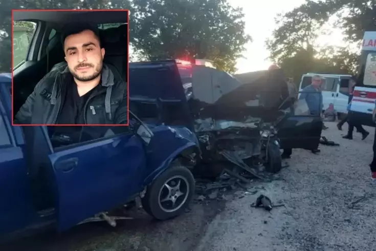 Bursa'da feci kaza! İki otomobil kafa kafaya çarpıştı