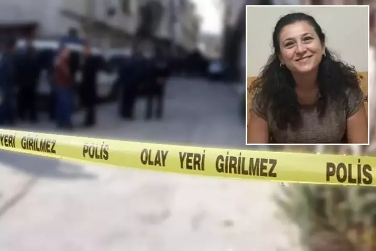Kapısı açık seyreden minibüsten düşen ebe hayatını kaybetti