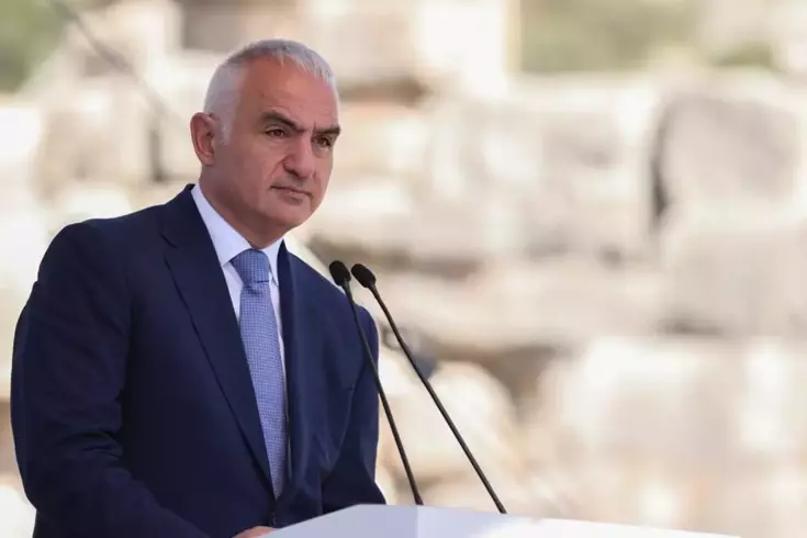 Bakan Ersoy bastırdı, Spotify masaya oturdu
