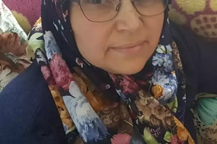 Sokak köpeklerinden kaçmak isterken otomobilin çarptığı kadın öldü