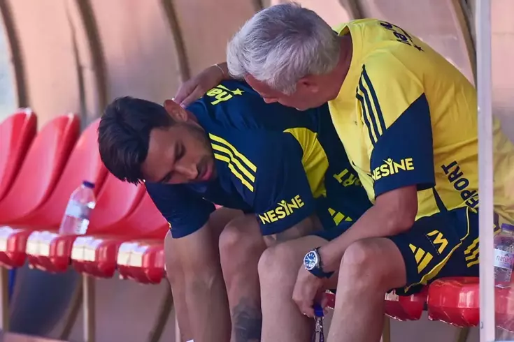 Mourinho'nun kovulması sonrası İrfan Can Kahveci'den İngilizce paylaşım