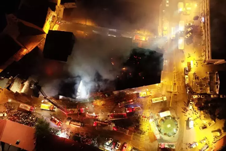 Cağ kebabı restoranında başlayan yangın otele ve 4 binaya sıçradı