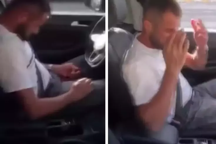 Trafiği tehlikeye soktu! Yolun ortasında uyudu, o anlar kameralarda