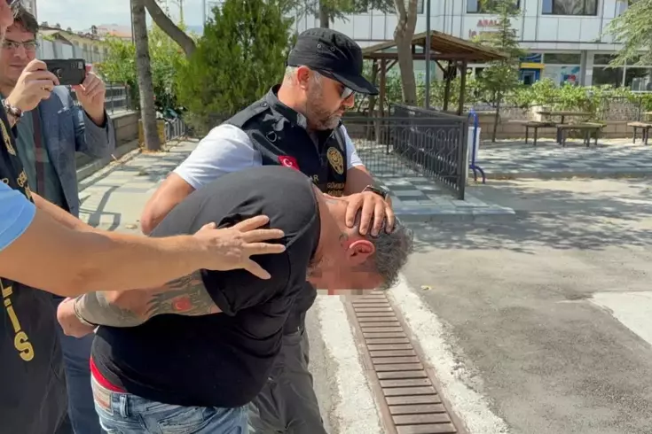 Valiye hakaret etti, tatil yaptığı otelde gözaltına alınıp tutuklandı