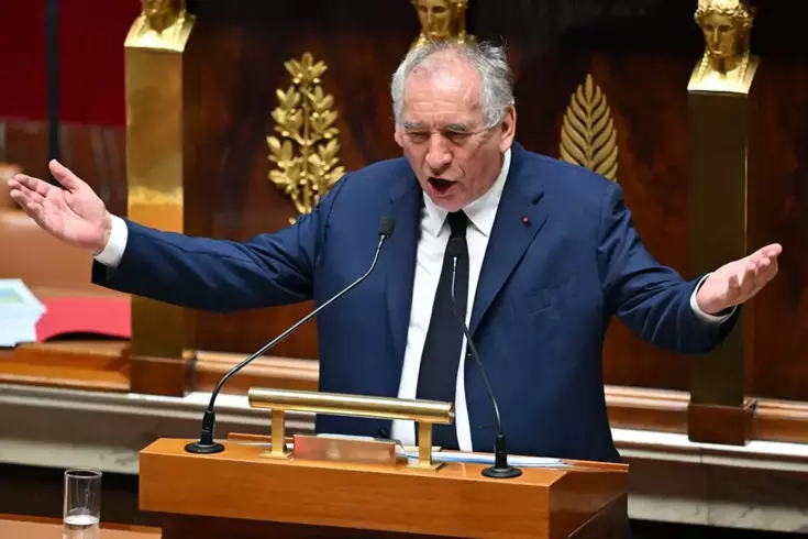 Fransa'da Başbakan François Bayrou hükümeti düştü