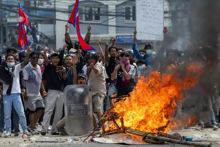 Nepal'de sosyal medya yasağı sokakları karıştırdı: 13 ölü